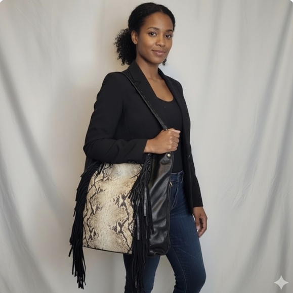 Clever Carriage Company All Leather With Fringe $685 RETAIL - Picture 6 of 17